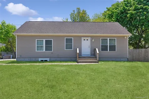 762 Bourdois Avenue Bellport NY 11713
