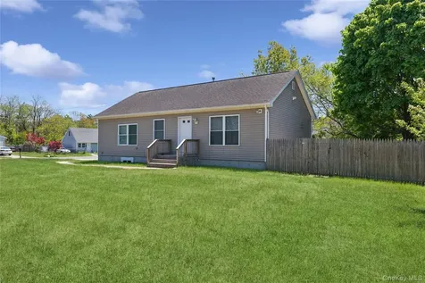 762 Bourdois Avenue Bellport NY 11713
