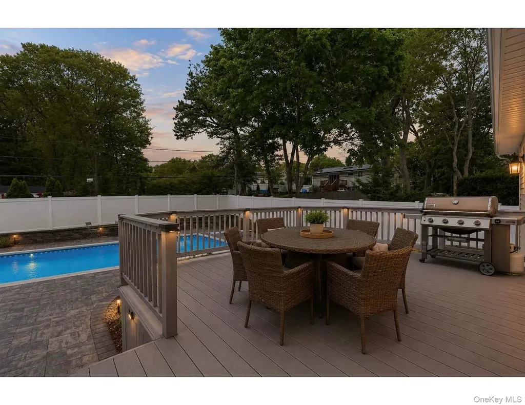 4 Concord Lane Smithtown NY 11787