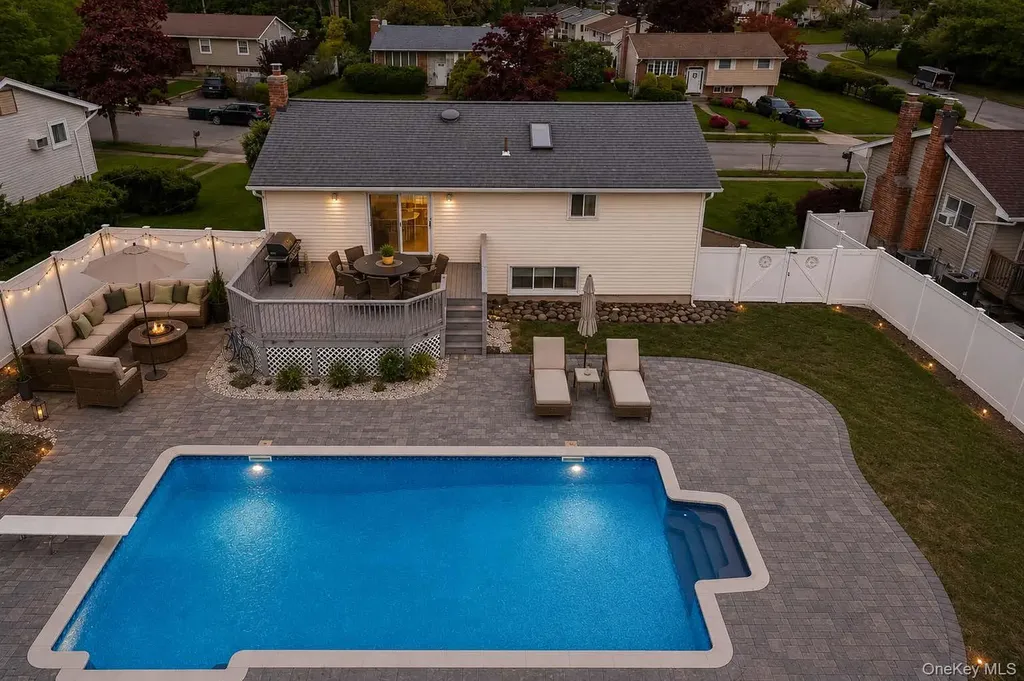 4 Concord Lane Smithtown NY 11787