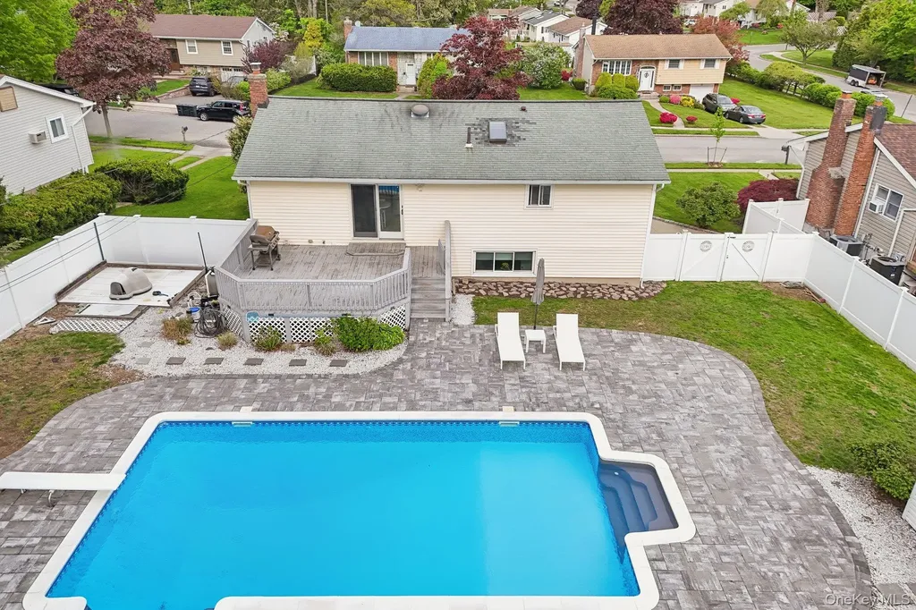 4 Concord Lane Smithtown NY 11787