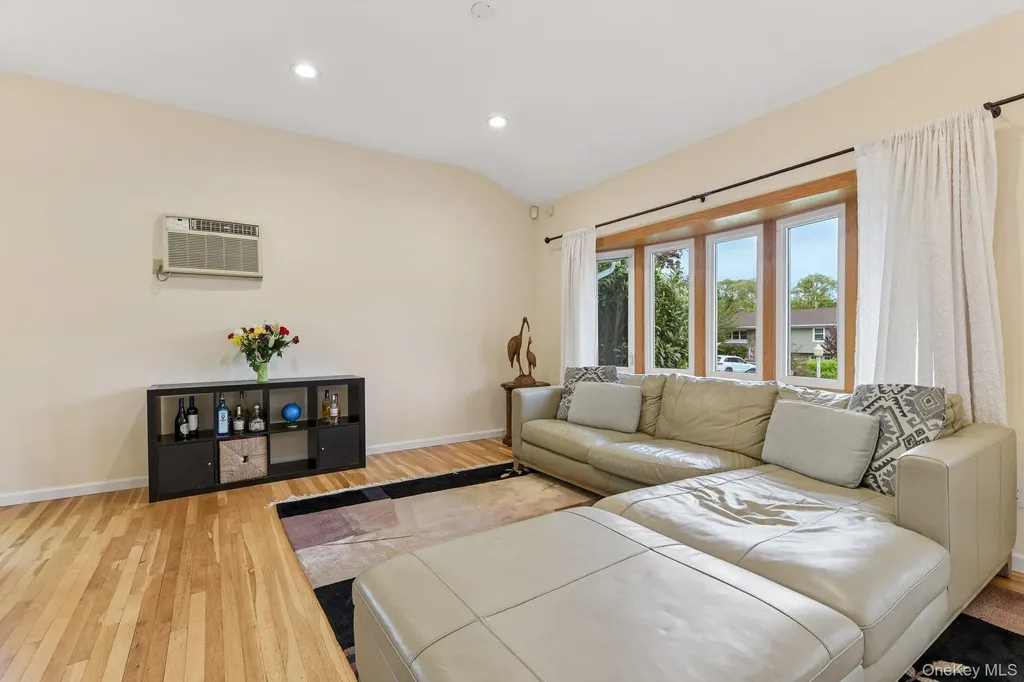 4 Concord Lane Smithtown NY 11787