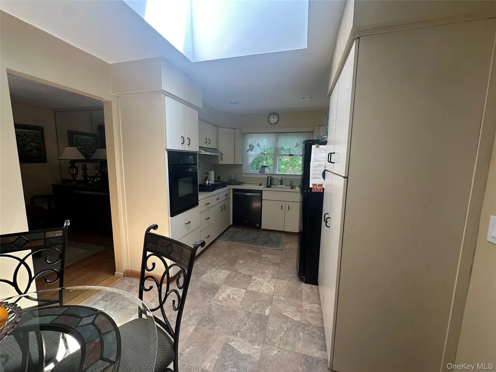 776 Bunker Road North Woodmere NY 11581