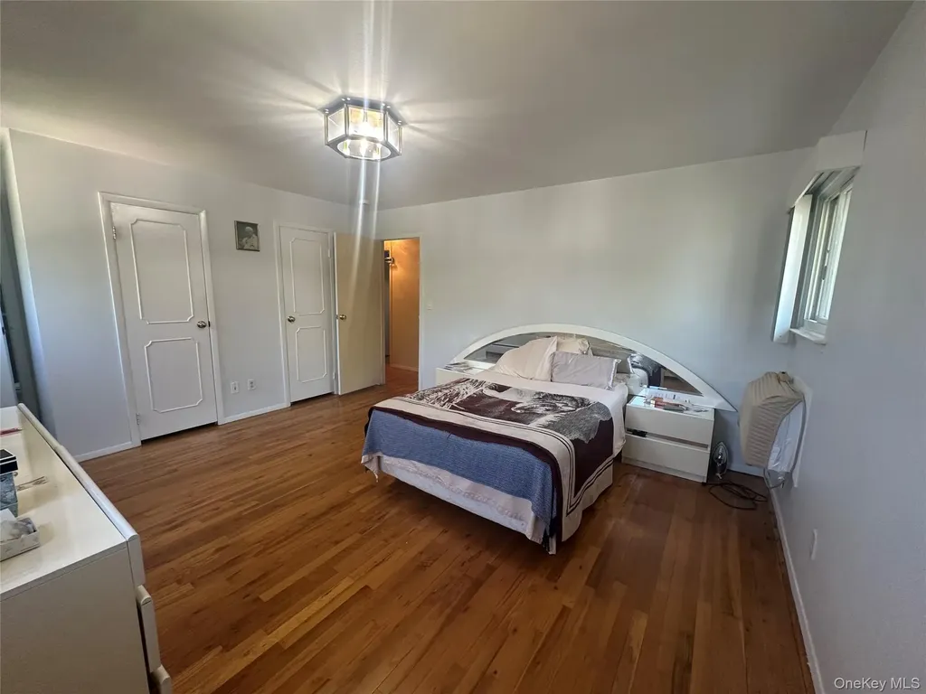 776 Bunker Road North Woodmere NY 11581