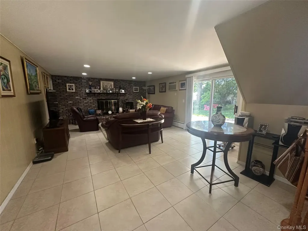 776 Bunker Road North Woodmere NY 11581