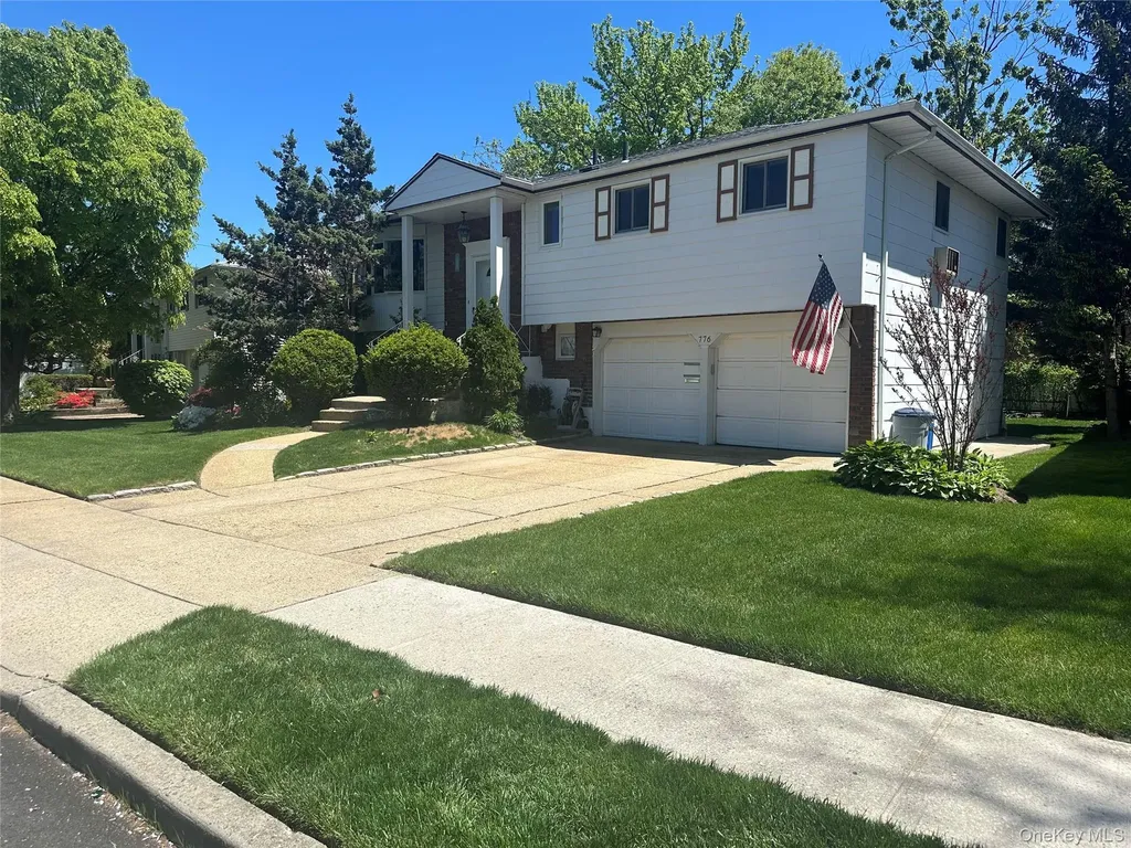 776 Bunker Road North Woodmere NY 11581