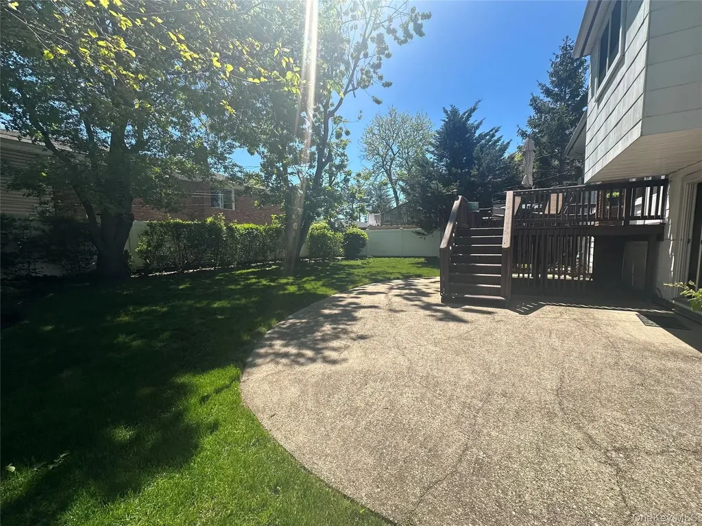 776 Bunker Road North Woodmere NY 11581