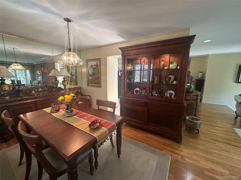 776 Bunker Road North Woodmere NY 11581