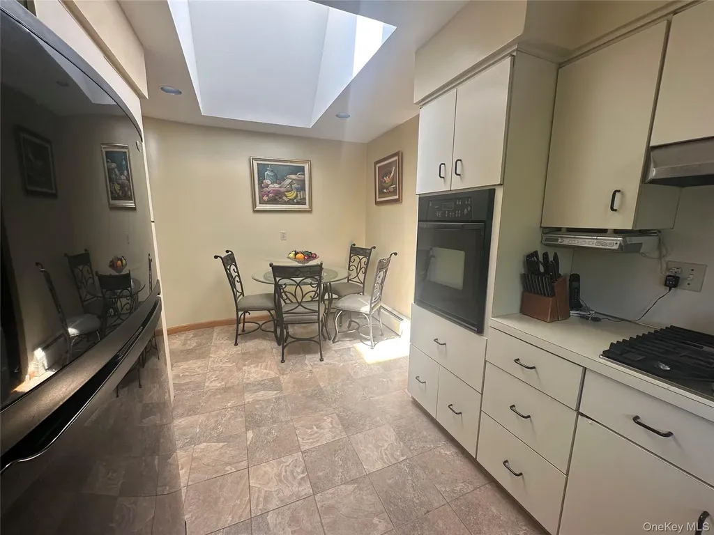 776 Bunker Road North Woodmere NY 11581