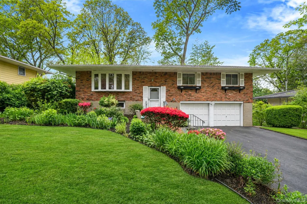 44 Mackay Drive Hauppauge NY 11788