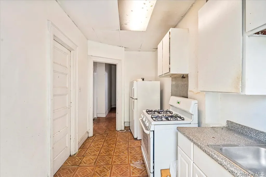 407 Eldert Lane Brooklyn NY 11208