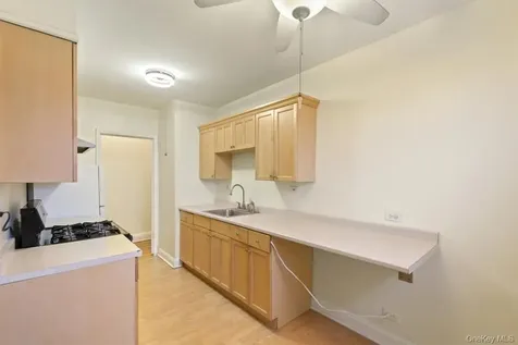 7 Greenridge Avenue White Plains NY 10605
