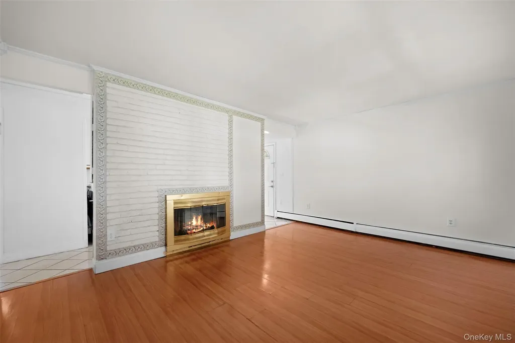13 Squirrel Lane Levittown NY 11756