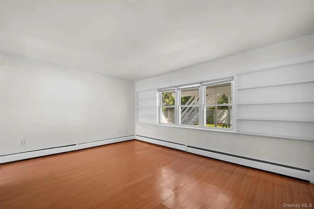 13 Squirrel Lane Levittown NY 11756