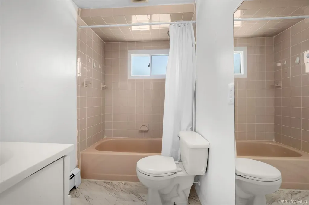 13 Squirrel Lane Levittown NY 11756