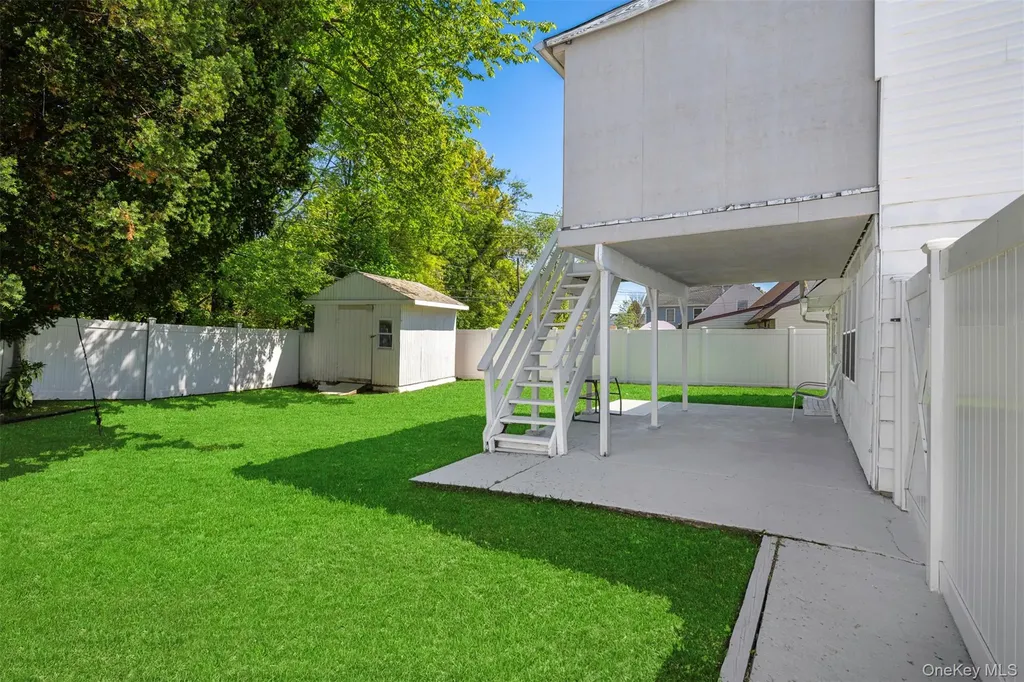 13 Squirrel Lane Levittown NY 11756