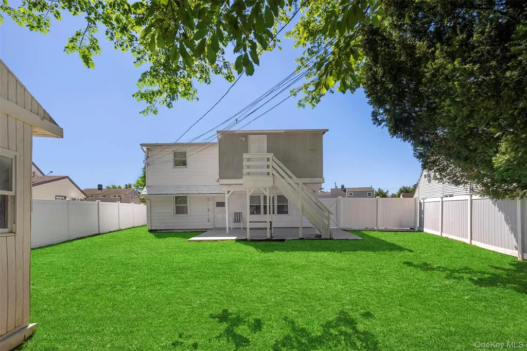 13 Squirrel Lane Levittown NY 11756