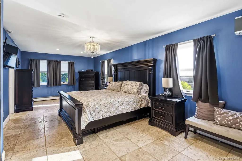 2 Pentmoor Drive Mastic NY 11950