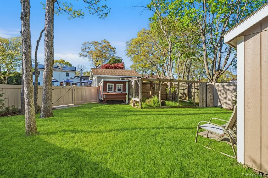 2 Pentmoor Drive Mastic NY 11950