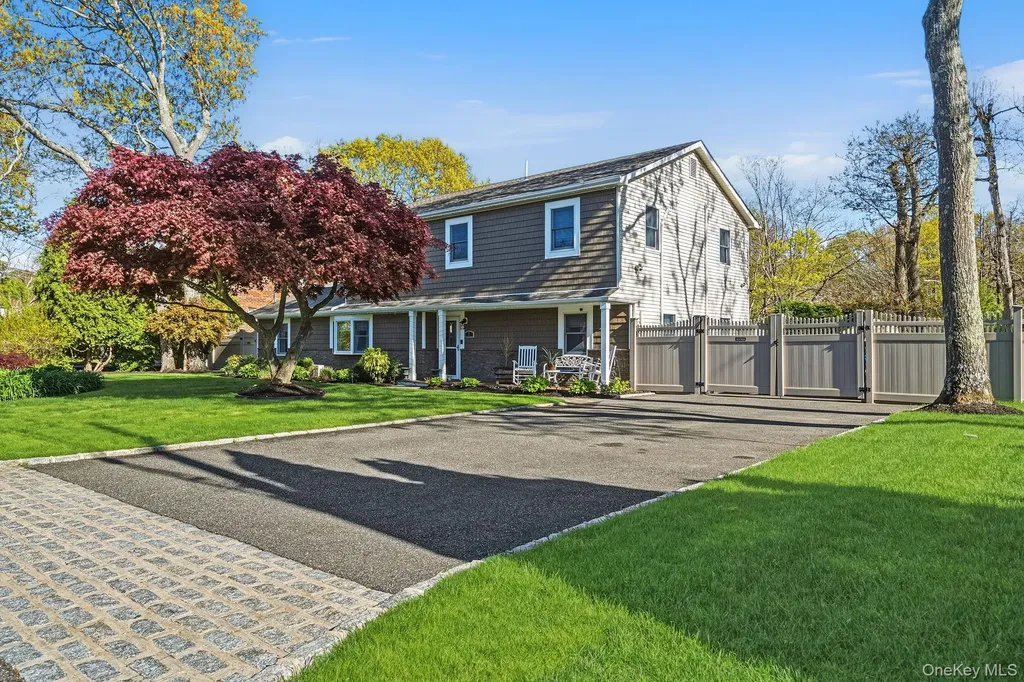 2 Pentmoor Drive Mastic NY 11950