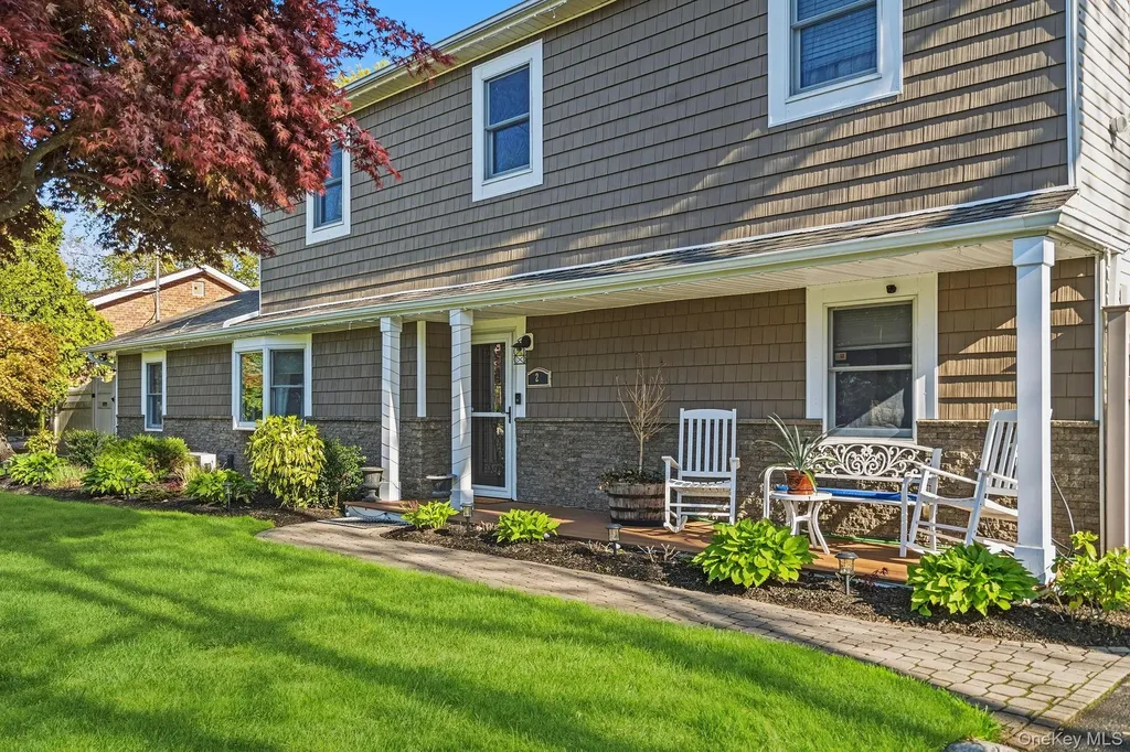 2 Pentmoor Drive Mastic NY 11950