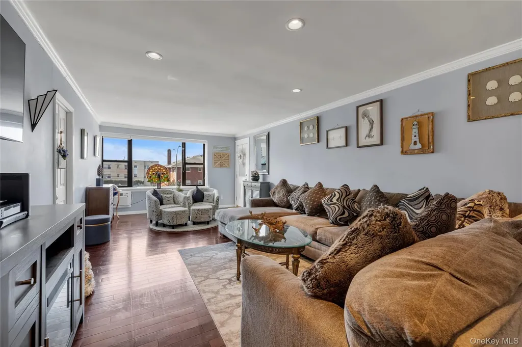 333 E Broadway Long Beach NY 11561