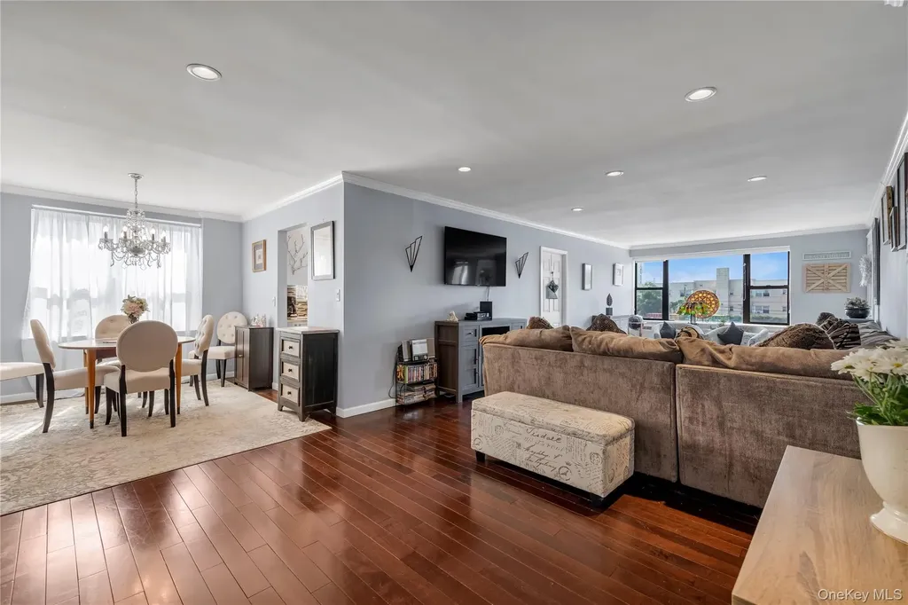 333 E Broadway Long Beach NY 11561