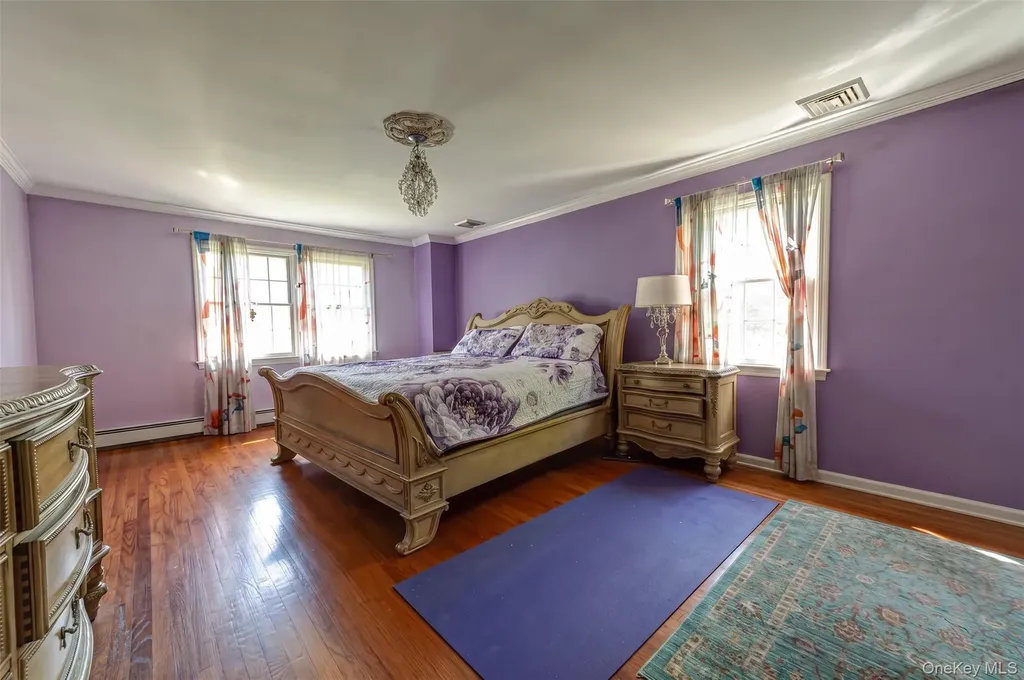 220 Windsor Avenue Brightwaters NY 11718