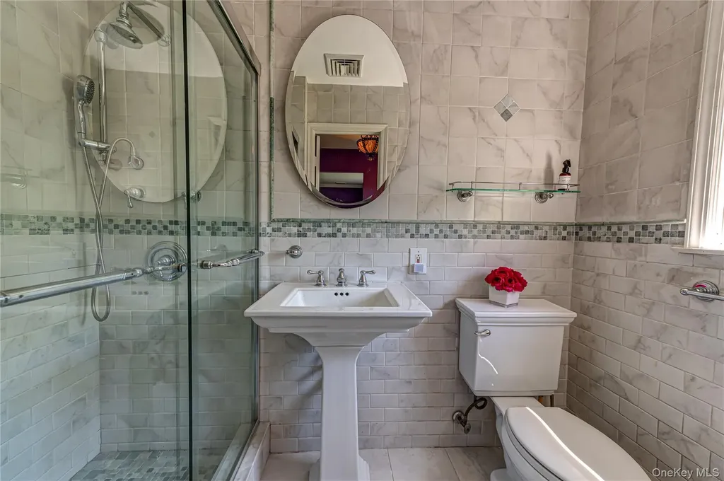 220 Windsor Avenue Brightwaters NY 11718