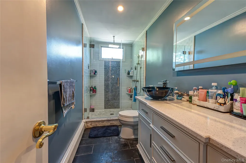 220 Windsor Avenue Brightwaters NY 11718