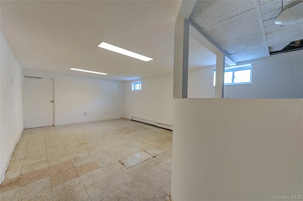 220 Windsor Avenue Brightwaters NY 11718