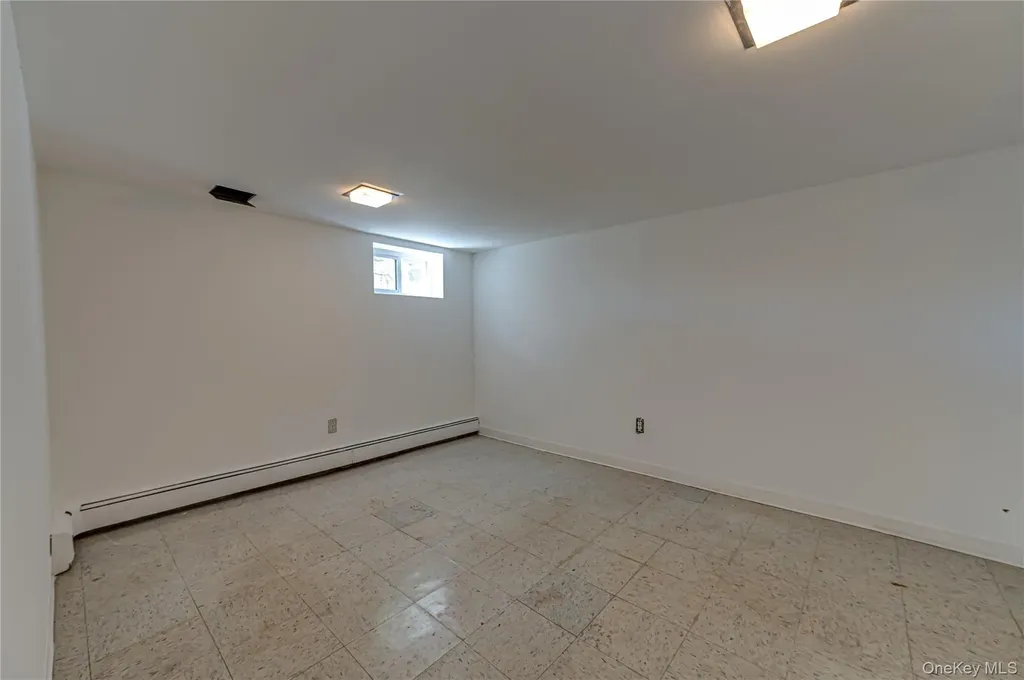 220 Windsor Avenue Brightwaters NY 11718