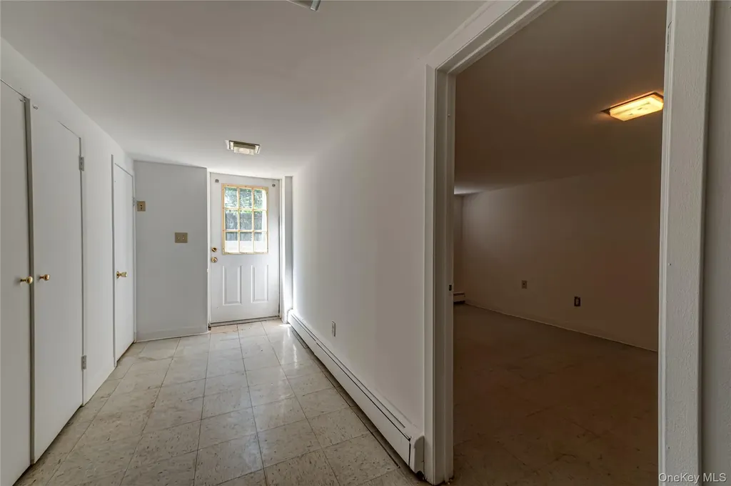 220 Windsor Avenue Brightwaters NY 11718