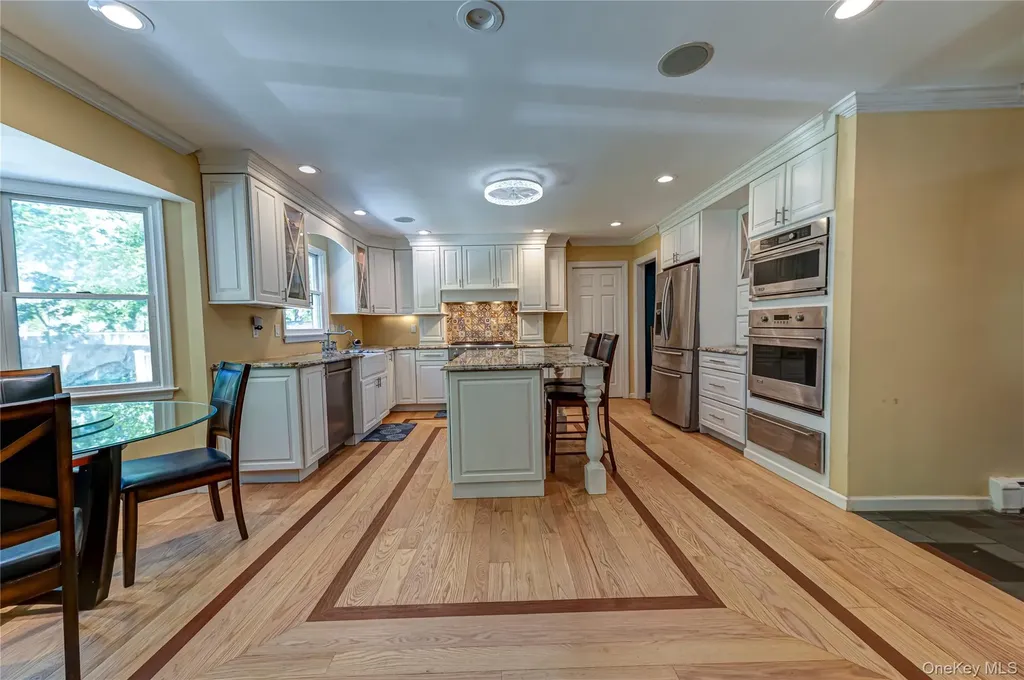 220 Windsor Avenue Brightwaters NY 11718