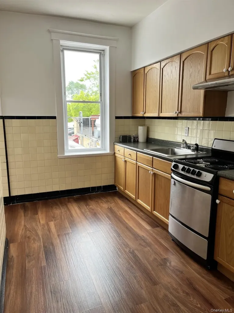 23 Hillside Avenue Williston Park NY 11596