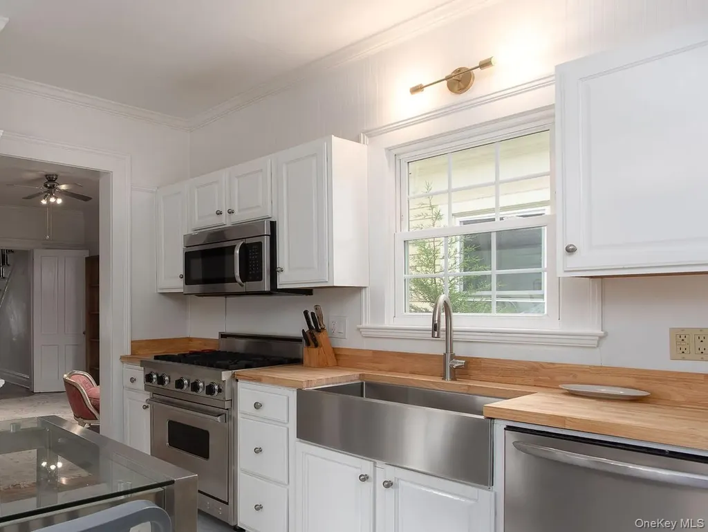 562 State Street Hudson NY 12534