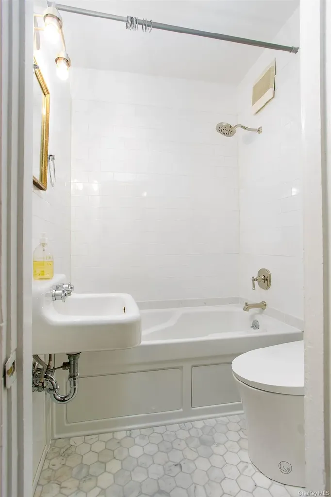 562 State Street Hudson NY 12534