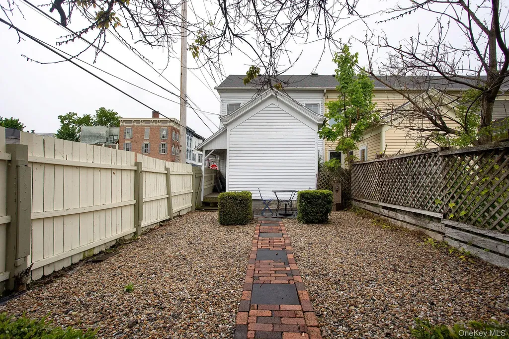 562 State Street Hudson NY 12534