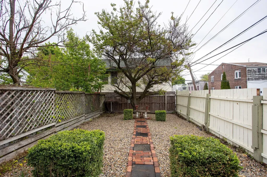 562 State Street Hudson NY 12534