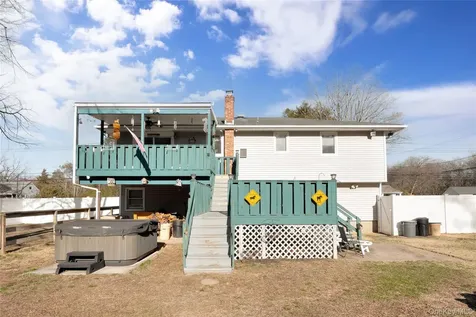 1264 Locust Avenue Bohemia NY 11716