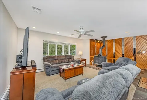 1264 Locust Avenue Bohemia NY 11716