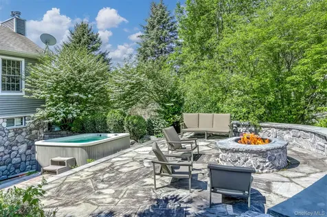 2 Garnett Hill Road Chester NY 10918