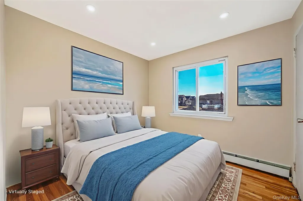 4 Bay Place Lindenhurst NY 11757