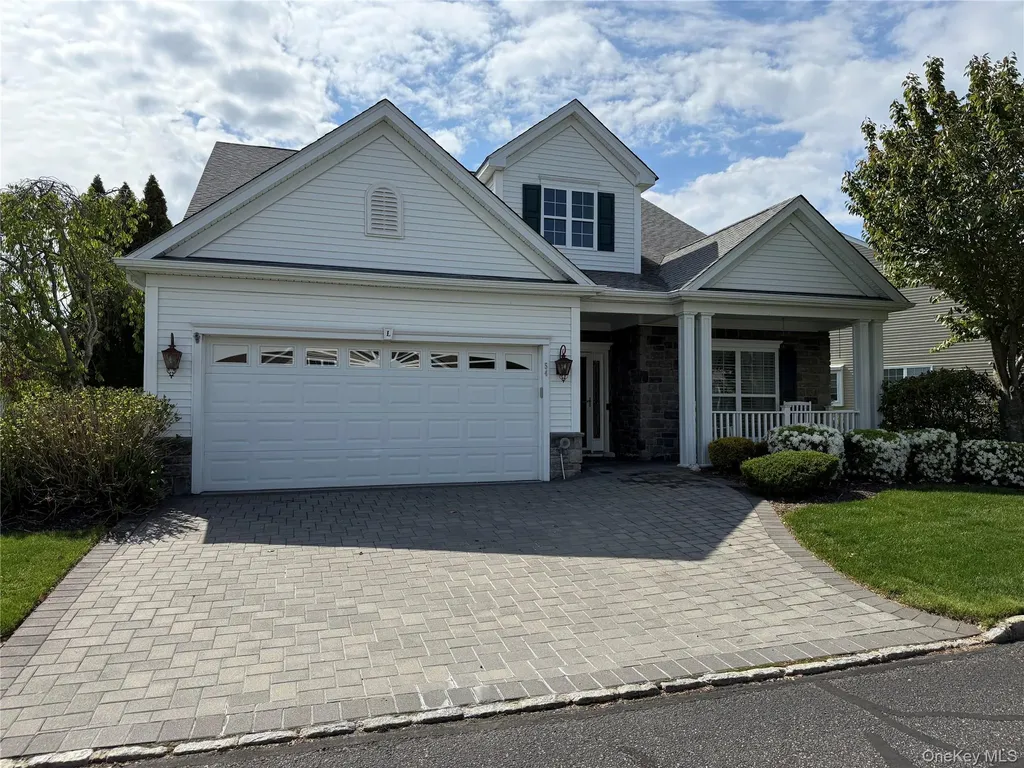 54 Louden Loop Mount Sinai NY 11766