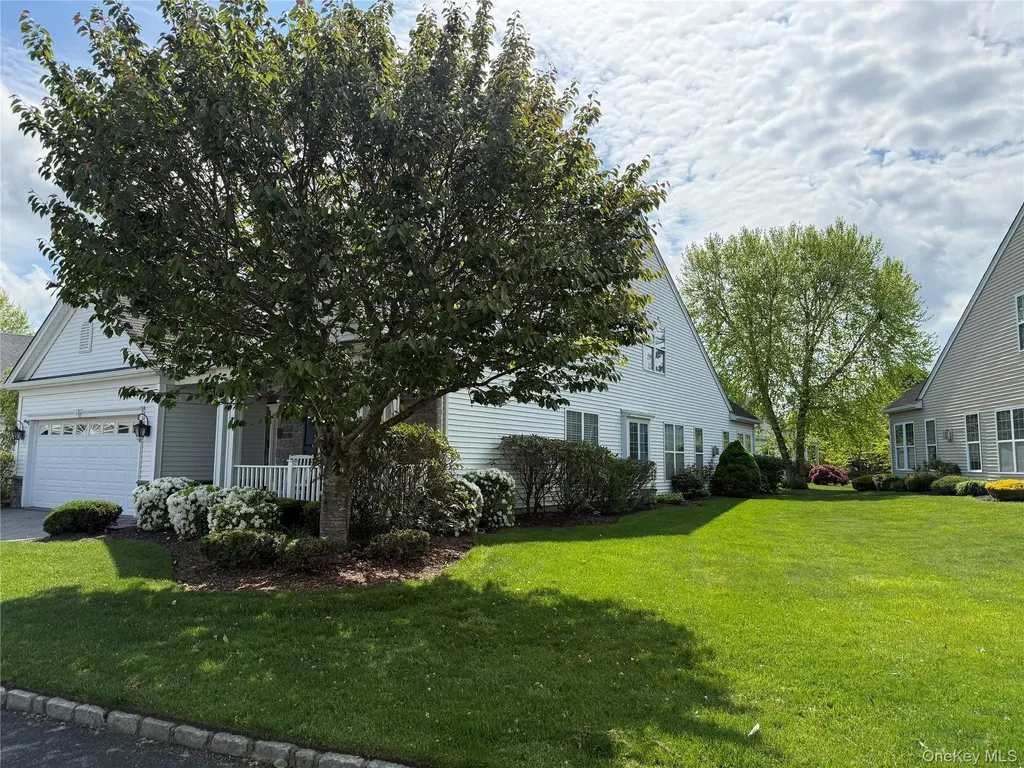 54 Louden Loop Mount Sinai NY 11766