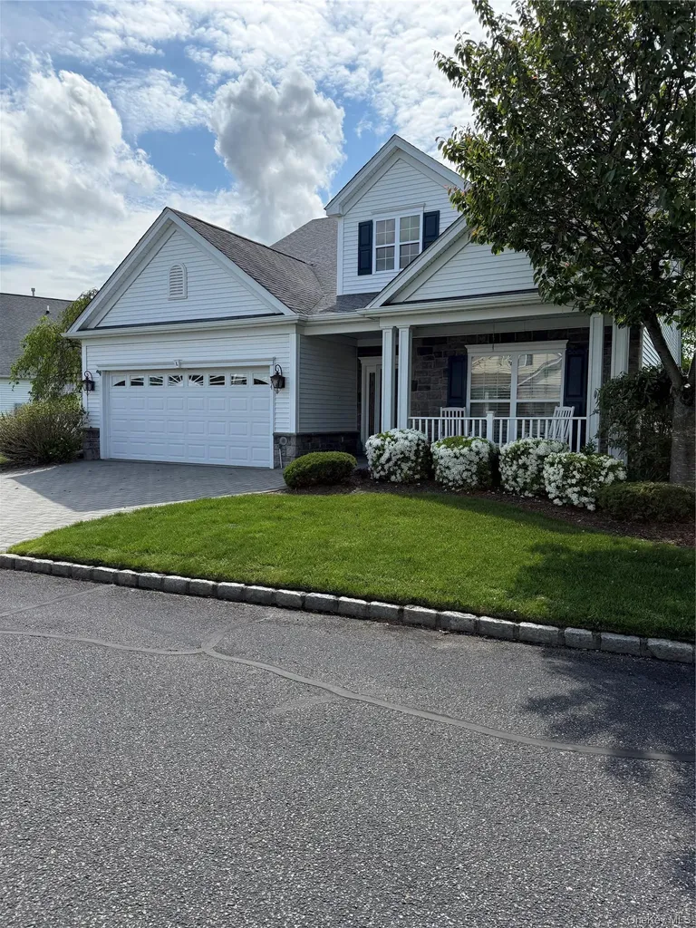 54 Louden Loop Mount Sinai NY 11766