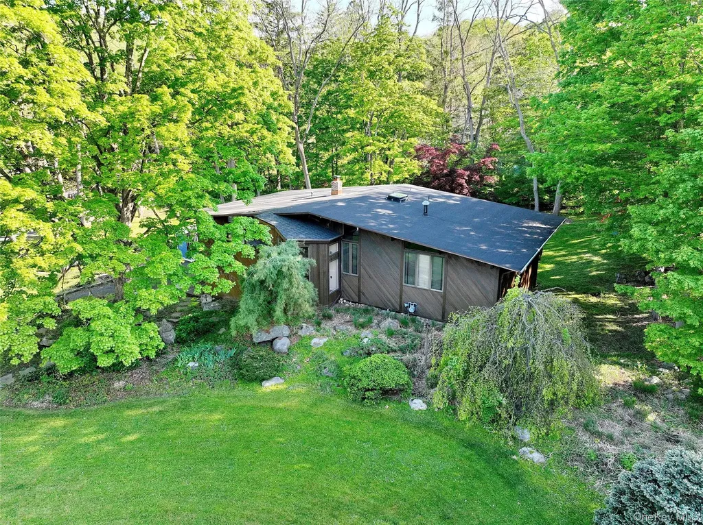 24 Spook Rock Road Suffern NY 10901