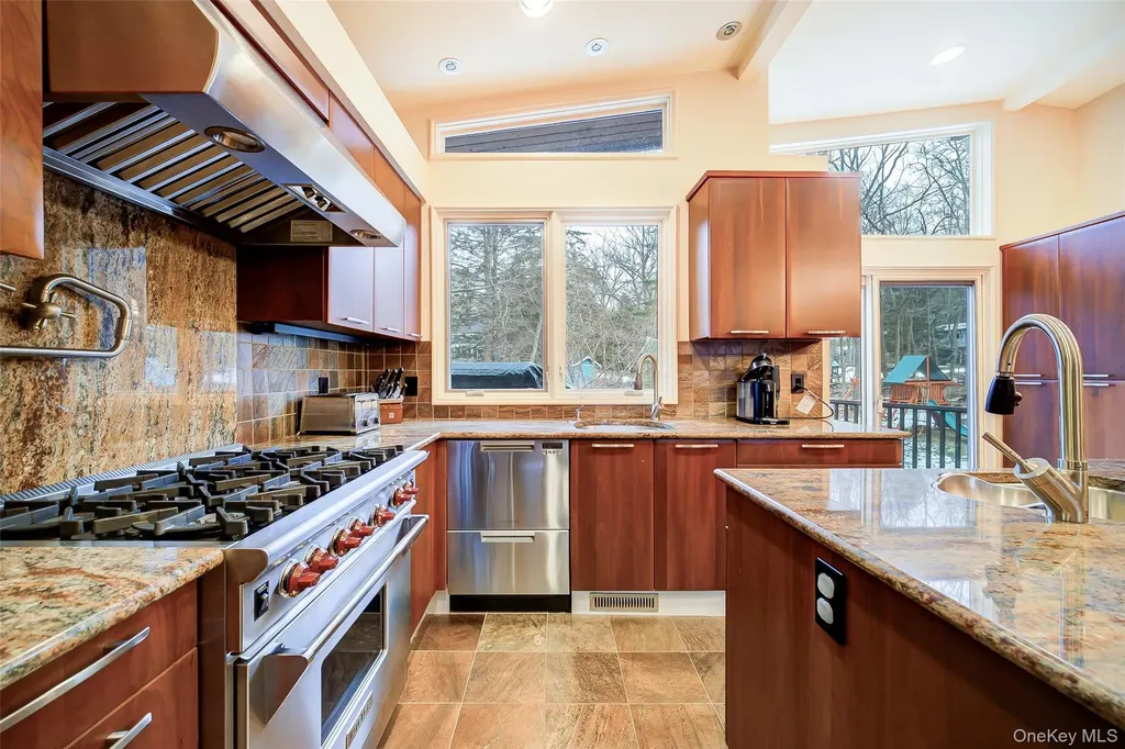 24 Spook Rock Road Suffern NY 10901