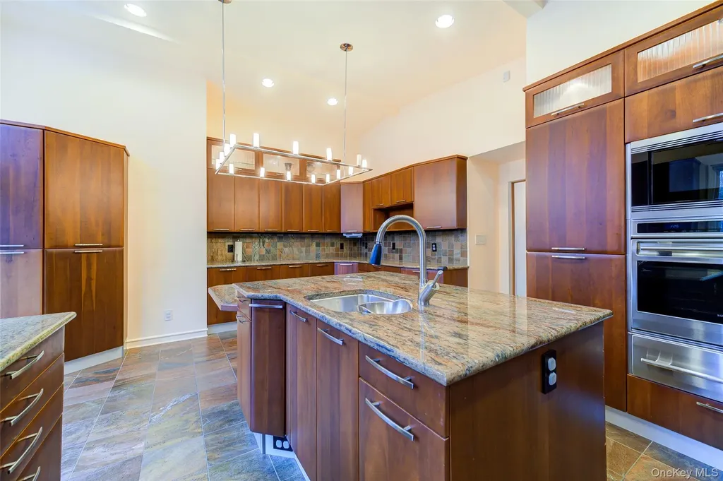 24 Spook Rock Road Suffern NY 10901