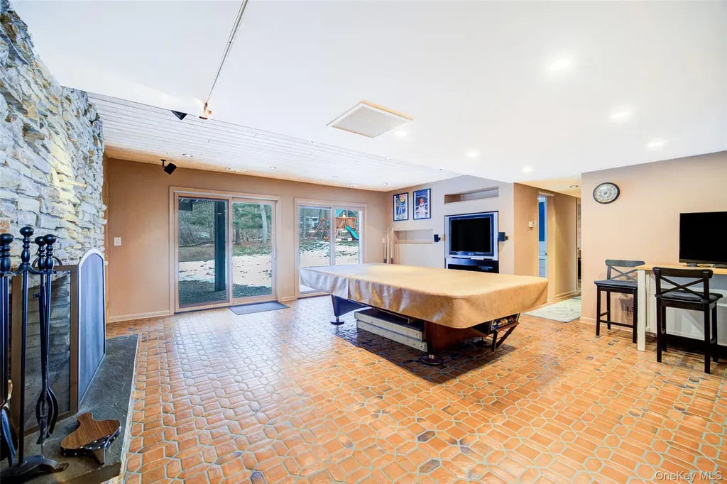 24 Spook Rock Road Suffern NY 10901
